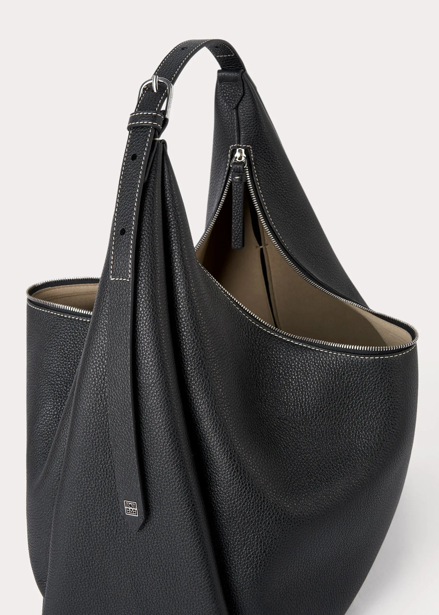 Belt hobo bag black grain