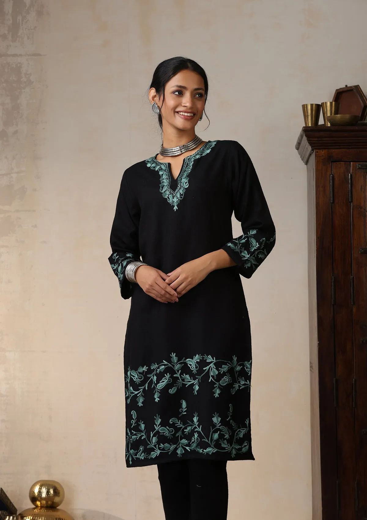 HOC Crafts Aari Embroidered Woollen Solid Women's Long Kurta - Black