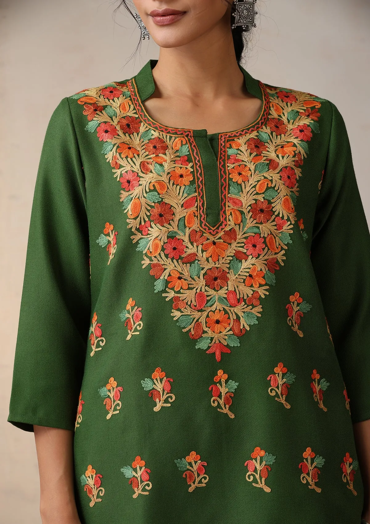 HOC Crafts Woollen Aari Embroidered Solid Women's 2 PC Short Kurta Set - Green