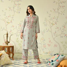 Ivory Geometric Floral Woollen Kurta Set with Embroidery Detail