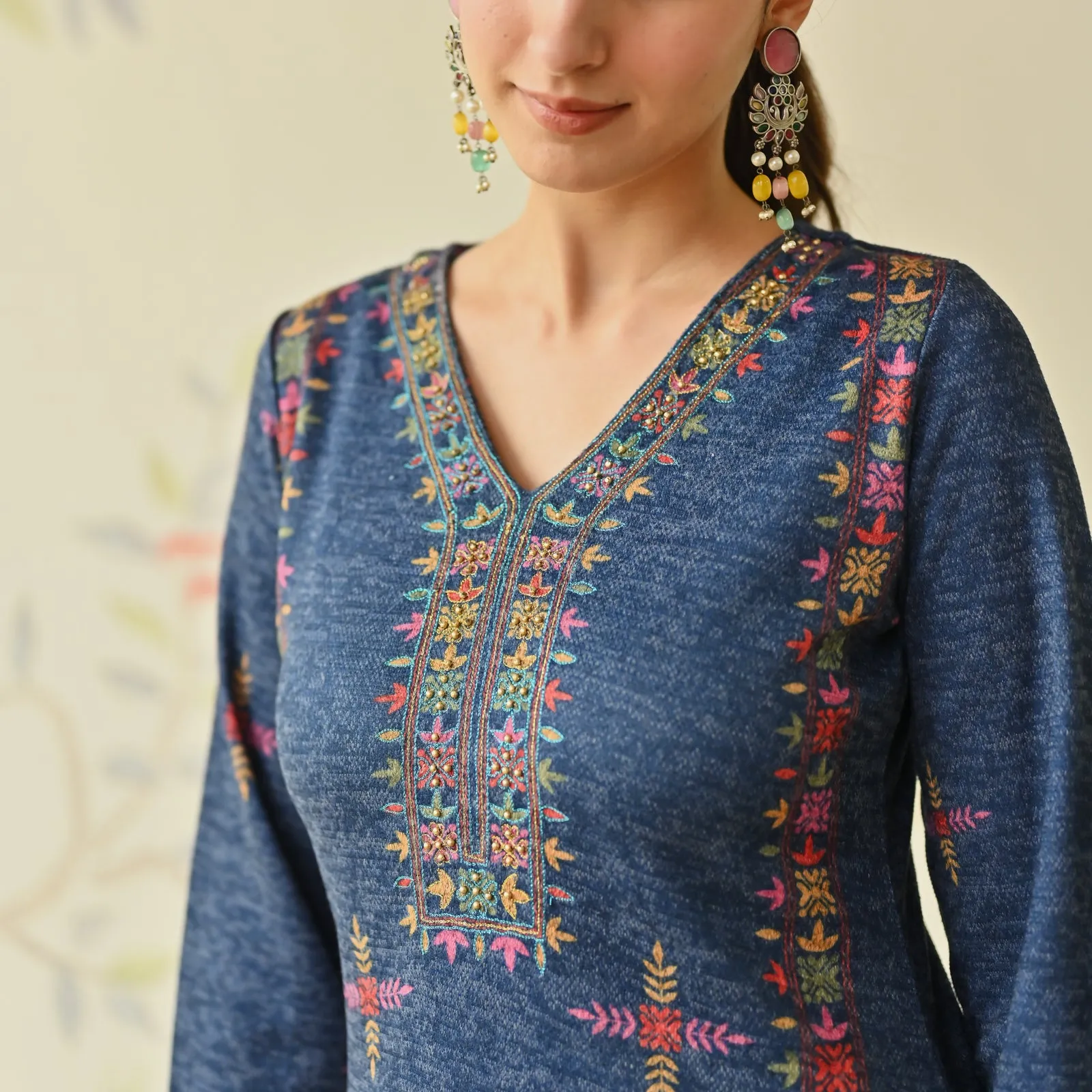 Navy Blue Embroidered & Phulkari Printed Woollen Kurta