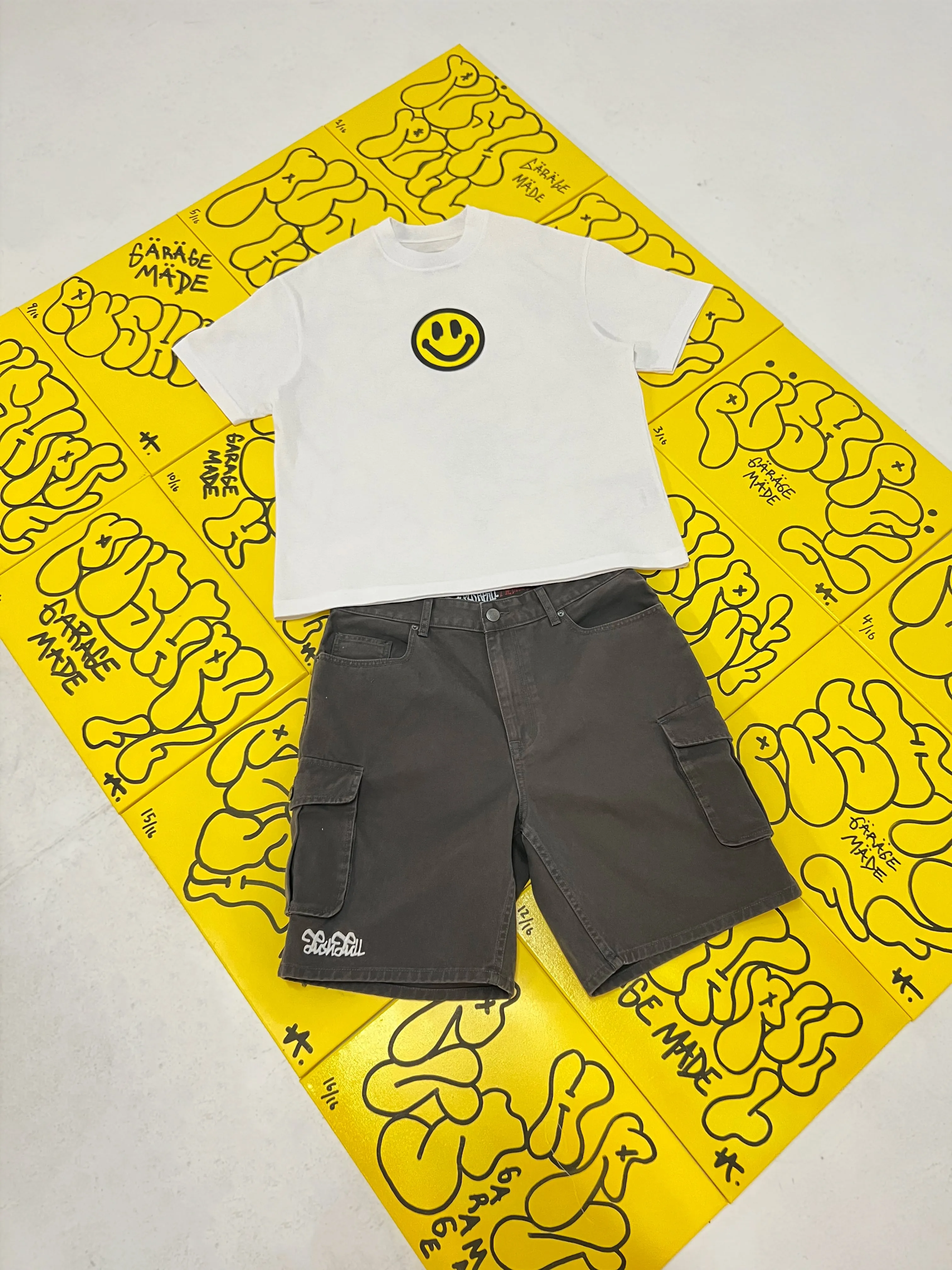 OG SMILEY FACE TEE