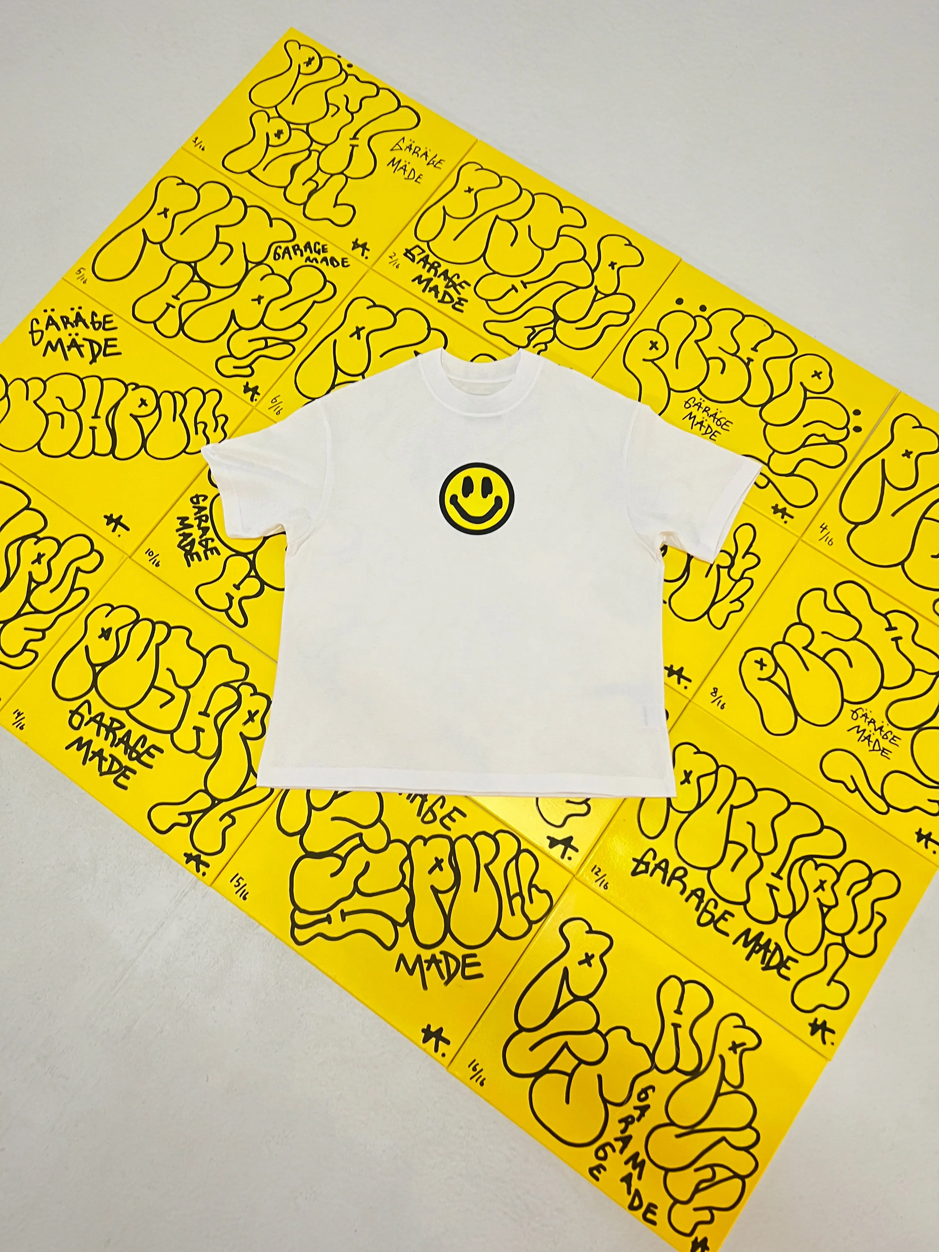 OG SMILEY FACE TEE